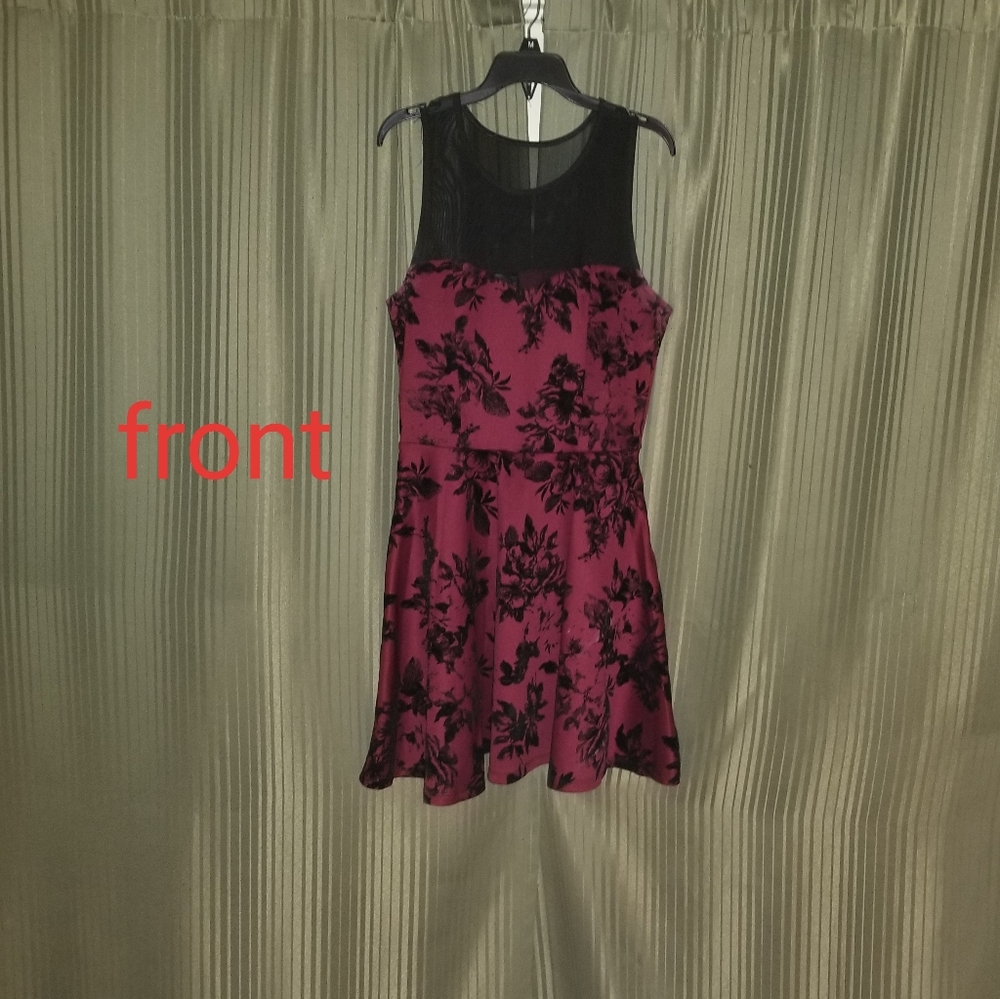 Dress - Picture 3 of 4